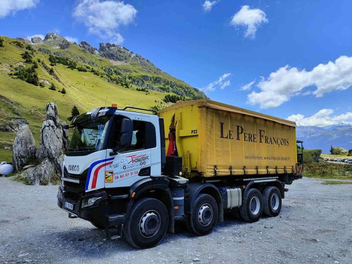 Camion benne Bourgoin-Jallieu