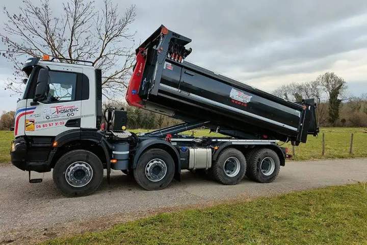 Camion benne Bourgoin-Jallieu
